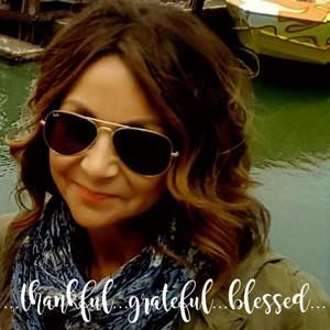 Meet your Posher, Lori